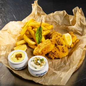 Fish and chips – ryba w cieście / frytki / sos tatarski
