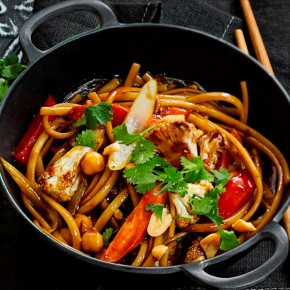 Makaron Asian Noodles z warzywami z woka