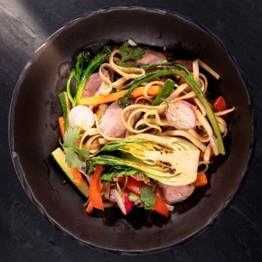 Kaczka teriyaki / makaron asian noodles / pak choy