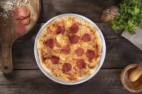 Pizza z wegańskim Pepperoni