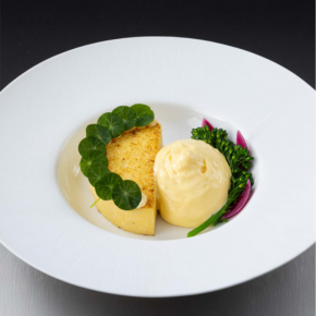 Grillowana  polenta sos holenderski/ brokuł